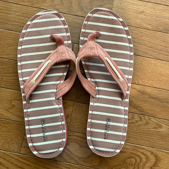 Sperry Shoes - Sperry Top-Sider pink and white striped thong sandal size 9.5